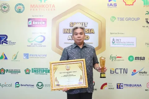 Mahkota Fertilizer Dianugerahi Penghargaan Pupuk NPK Terbaik di 4th Sawit Indonesia Award 2025