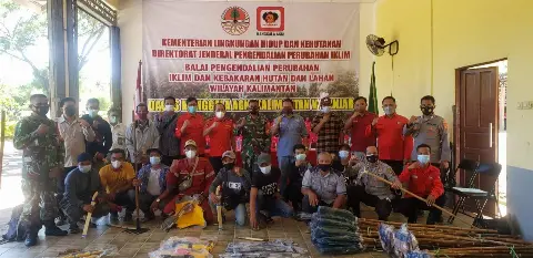 Penyerahan Peralatan Pemadaman KARHUTLA Kepada MPA-P