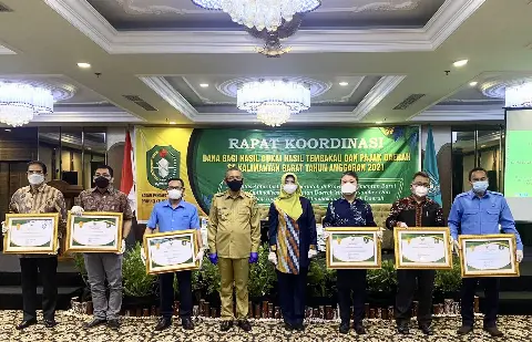 Raih Penghargaan Gubernur Kalbar, Kayung Agro Lestari Menjadi Contoh Kepatuhan Pajak