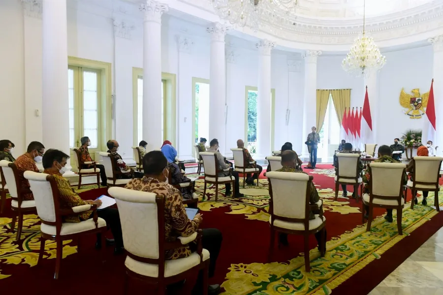 Presiden Jokowi Dorong Pertamina dan PLN Siapkan Transisi Energi
