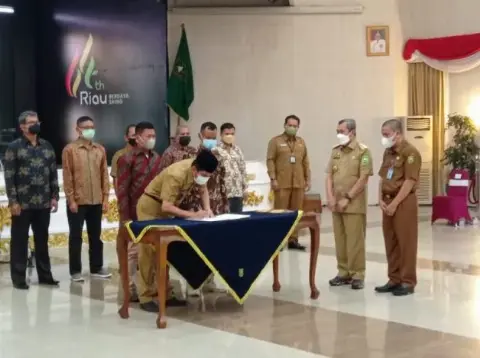 Jadi Kiblat Kemitraan Sawit, Pemprov Riau Jalin MoU Petani Dan Perusahaan