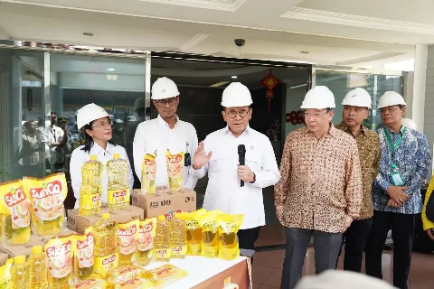 Mendag Kunjungi Pabrik Minyak Goreng di Bekasi, Pastikan Pasokan Cukup Jelang Ramadan dan Idulfitri