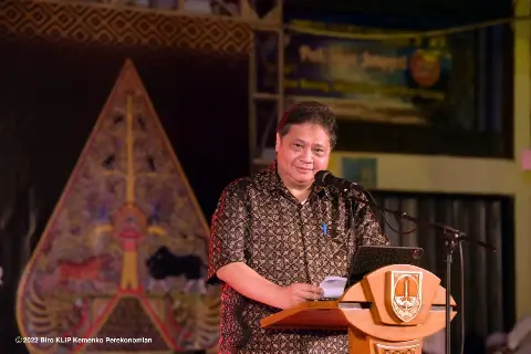 Resmikan Pusat Wedangan di Kota Surakarta, Menko Airlangga Sampaikan UMKM adalah Andalan Pemerintah