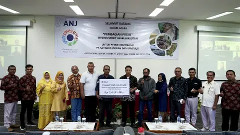 Sahabat Mewah Makmur Serahkan Premi Rp 157,28 Juta kepada 340 Petani