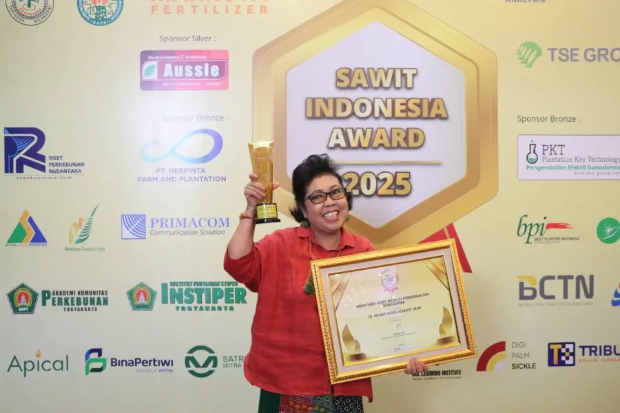 Henny Hendarjanti Perempuan Pertama Peraih 4th Sawit Indonesia Award 2025 Bidang Riset Pengendalian Ganoderma