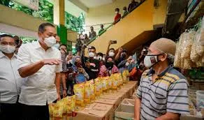 Pantau Pasar Anyar Tangerang, Mendag Pastikan Pasokan dan Harga Bapok Aman Jelang Lebaran