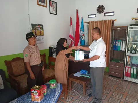Hari Buku Nasional, PTPN V Bantu Perkuat Literasi di Wilayah Terpencil