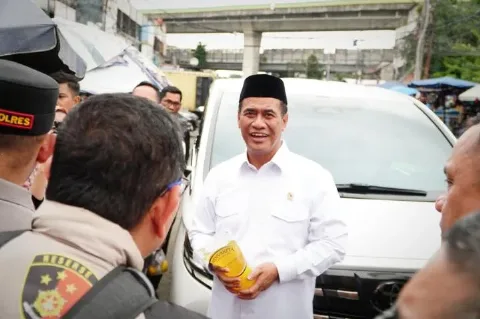 Mentan Amran Minta Satgas Pangan Usut Tuntas Residu di Pasar