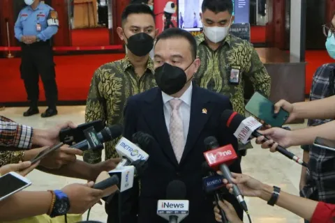 Sufmi Dasco Minta Mendag Segera Stabilkan Harga Pangan