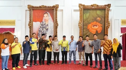 Terima Audiensi Perwakilan Petani Sawit terkait Anjloknya Harga TBS, Gubernur Rohidin Minta Jangan Anarkis