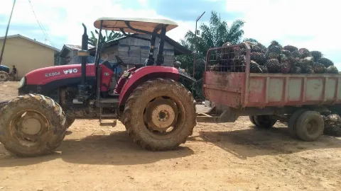 Traktor Tenaga Besar: Transformasi Mekanisasi di Perkebunan Sawit