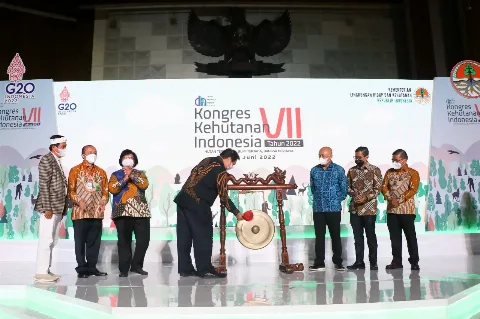 Kongres Kehutanan Indonesia VII, Meneguhkan Kembali Pengelolaan Sektor Kehutanan pada Pembangunan Bangsa