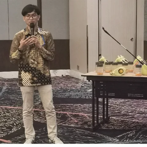 Meneropong Kontribusi Parakuat Bagi Industri Sawit