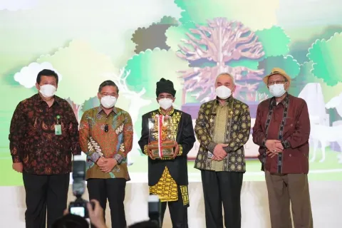 Merawat Hutan Untuk Masa Depan