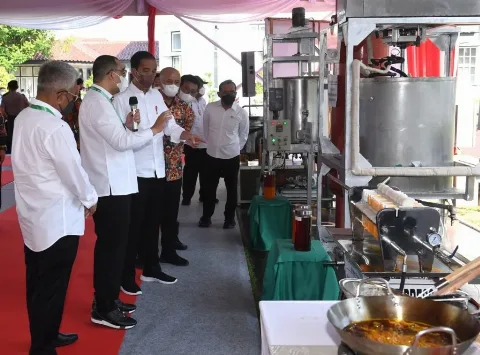 Petani Diminta Dirikan Pabrik Sawit dan Pabrik Minyak Makan Merah