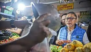 Pantau Penerapan Digitalisasi Pasar Rakyat, Mendag Zulkifli Hasan: Lebih Efisien, Omzet Meningkat