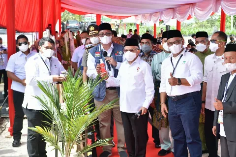 Wapres Apresiasi Kolaborasi Apkasindo dan Pesantren Dalam Program Santripeneur Sawit