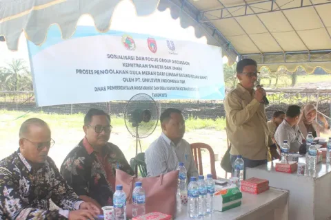 Unilever Edukasi Petani Olah Batang Sawit Menjadi Gula Merah