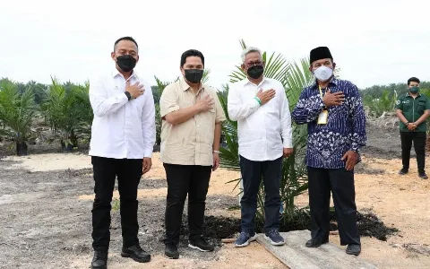 PTPN V Dinobatkan Sebagai Anak BUMN Perkebunan Terbaik di Indonesia