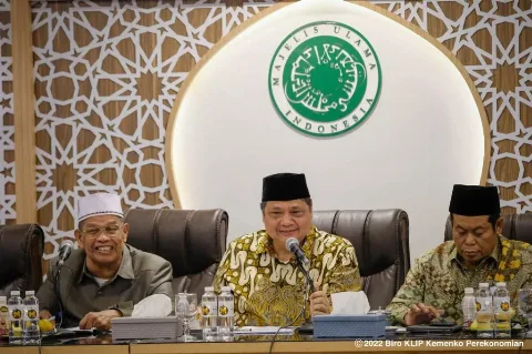 Bersilaturahmi dengan Majelis Ulama Indonesia, Menko Airlangga Ungkap Pertumbuhan Ekonomi Indonesia Terkini