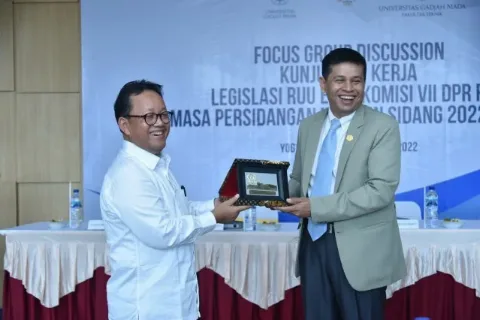 Komisi VII Gelar FGD Dengan Pakar Energi UGM Bahas RUU EBET