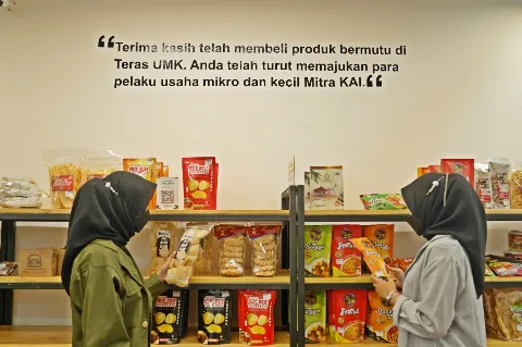 Dukung Penuh Kemajuan UMK KAI Resmikan Teras UMK