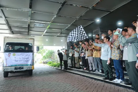 Mentan SYL Distribusikan Bantuan Kemanusiaan Kepada Korban Gempa Cianjur