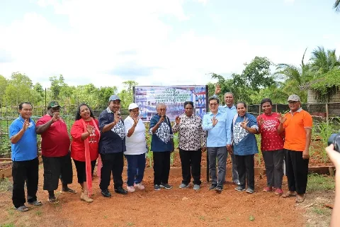 TP PKK Boven Digoel Acungi Jempol Kebun Percontohan di Kampung Asiki