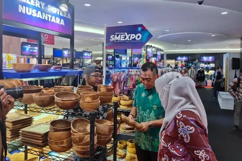 Berbagai Aktivitas UMKM dan Pengunjung di Pertamina SMEXPO 2022