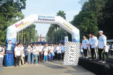 Gelar Jalan Sehat, Mentan SYL Acungi Jempol Dukungan GAPKI