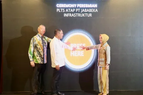Kembangkan PLTS Atap di Kawasan Industri Jababeka