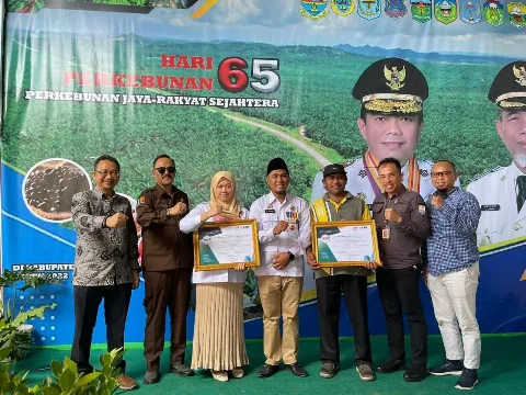 Dua Koperasi Mitra Wilmar Raih Sertifikat ISPO
