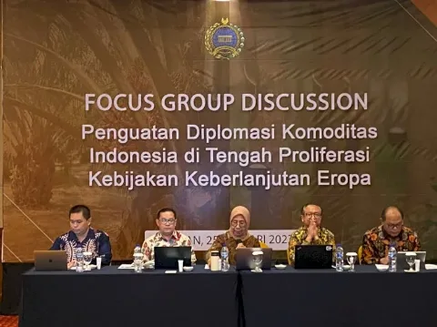 Komoditas  Strategis dan  Unggulan Indonesia  yang Rantai Pasoknya  Terdampak  oleh  Kebijakan EU