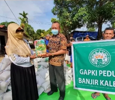Anggota GAPKI Menunaikan Program CSR