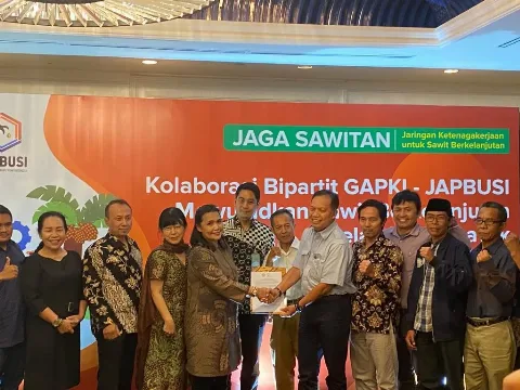 Pekerja Sawit Sejahtera, GAPKI – JAPBUSI Ciptakan Hubungan Industrial Harmonis