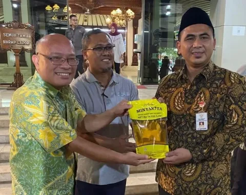 Apical Distribusikan Minyakita ke 29 Pasar Tradisional di Semarang