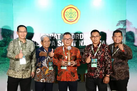 Unit Usaha Asian Agri Terima Penghargaan Program Peremajaan Sawit Rakyat dari Kementerian Pertanian