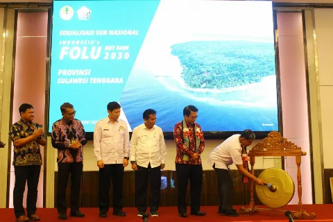 Lestarikan Hutan Dan Sumber Daya Alam