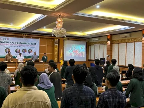  Sosialisi Sawit Baik ke Mahasiswa