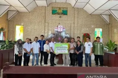 PTPN IV PalmCo Salurkan Rp 1,49 Miliar untuk Gereja dan Panti Asuhan
