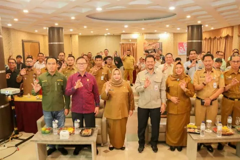 Bupati Harapkan  Merealisasikan Pelaksanaan Program Peremajaan Kelapa Sawit