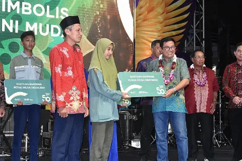 Petrokimia Gresik Berikan Beasiswa Kepada 23 SMK Pertanian