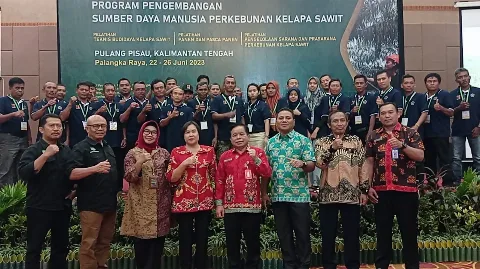 Didanai BPDPKS, AKPY-Stiper Latih 89 Petani Sawit Kabupaten Pulang Pisau