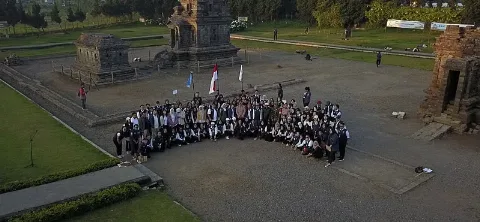 Pupuk Indonesia dan Yayasan Cakra Abhipraya Membantu Petani Masyarakat di Desa Dieng Kulon