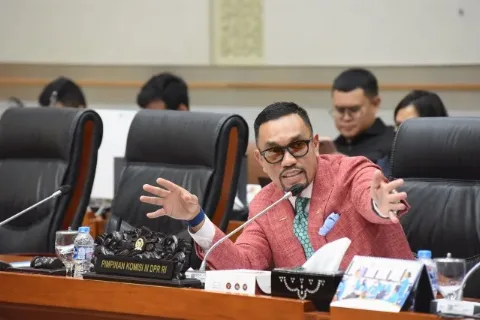 Wakil Ketua Komisi III DPR RI Ahmad Sahroni, Meminta Seluruh Polda Bersiaga Penuh Atas Potensi Karhutla