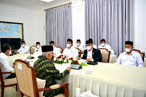Wapres Hadiri Peletakan Batu Pertama Pabrik Sawit Koperasi Petani di Manokwari