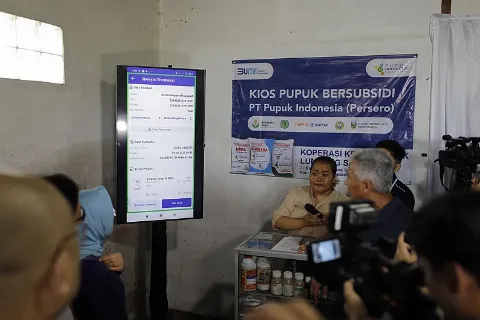 Menebus Pupuk Bersubsidi hanya Dengan Membawa KTP ke Kios