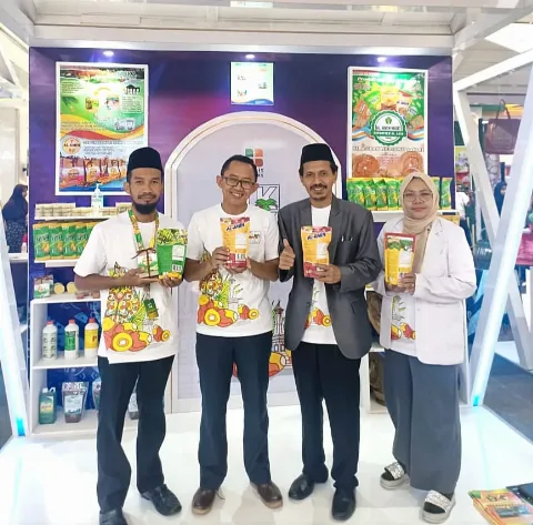 Produk Ponpes Al Amin Dumai Diminati Pengunjung Gebyar UKMK Sawit