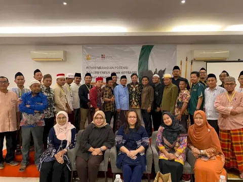 Kembangkan Potensi Santripreneur UKMK Sawit Go Global