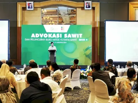 Tumbuhkan Cinta Masyarakat Kepada Kelapa Sawit